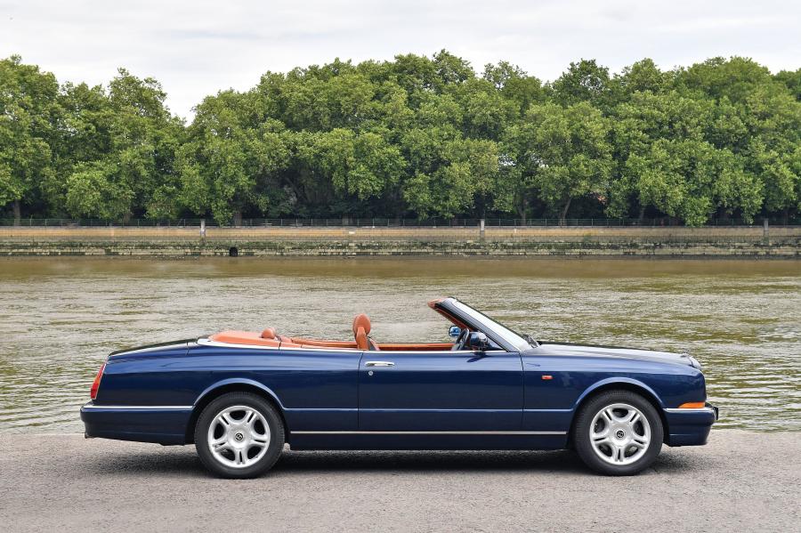  Bentley Azure 1995 года  (UK) (фото 8 из 12)